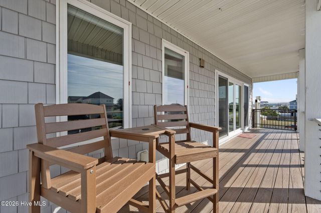 515 N Topsail Drive, Surf City, NC 28445