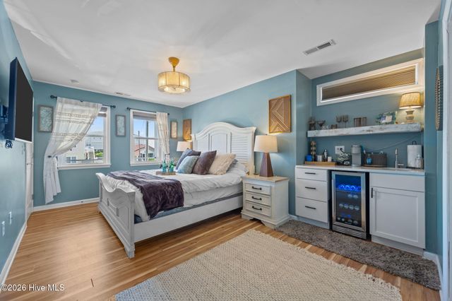 515 N Topsail Drive, Surf City, NC 28445