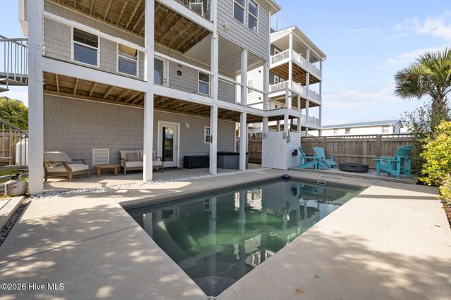 515 N Topsail Drive, Surf City, NC 28445