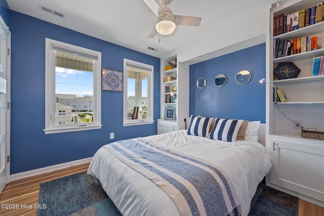 515 N Topsail Drive, Surf City, NC 28445