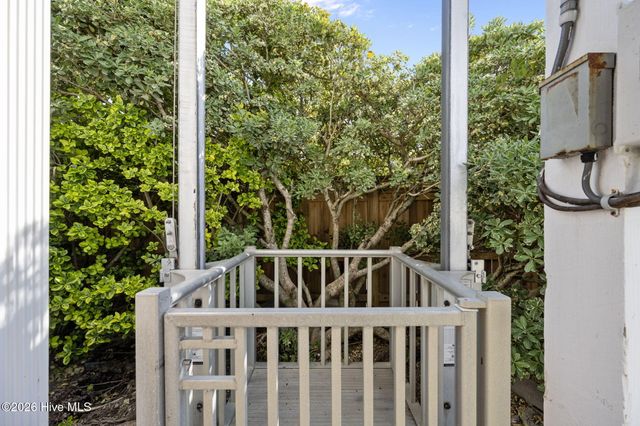 515 N Topsail Drive, Surf City, NC 28445