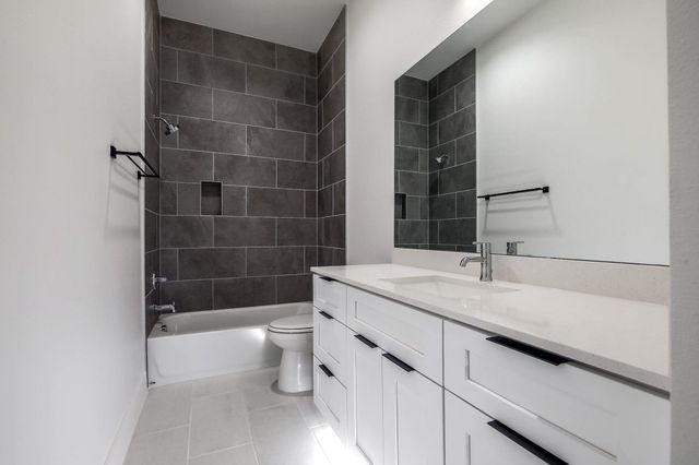 8302 Kromer ST, Austin, TX 78757