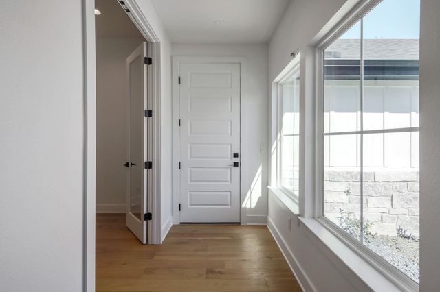 8302 Kromer ST, Austin, TX 78757