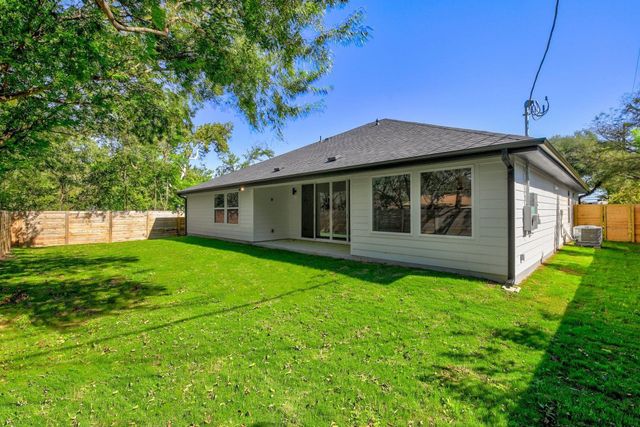 8302 Kromer ST, Austin, TX 78757