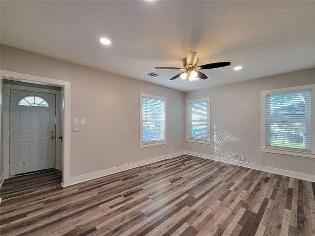 1113 San Jacinto Street, Rosenberg, TX 77471