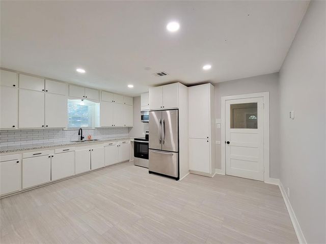 1113 San Jacinto Street, Rosenberg, TX 77471