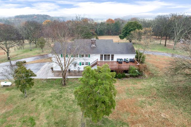 545 Puryears Bend Rd, Hartsville, TN 37074