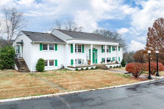 545 Puryears Bend Rd, Hartsville, TN 37074