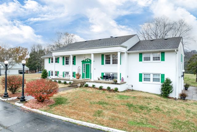 545 Puryears Bend Rd, Hartsville, TN 37074