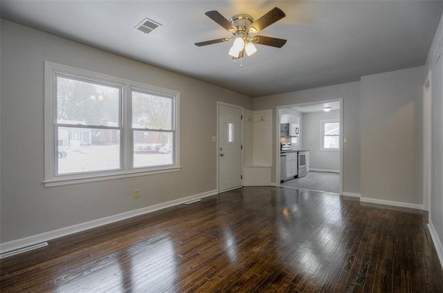 1709 N Dodgion Avenue, Independence, MO 64050
