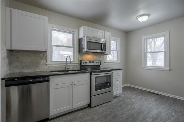 1709 N Dodgion Avenue, Independence, MO 64050