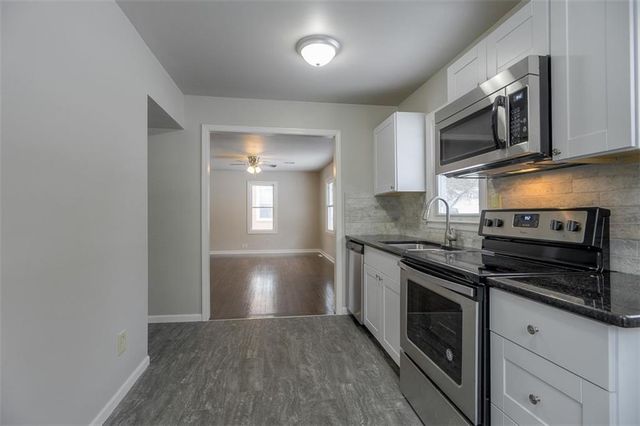 1709 N Dodgion Avenue, Independence, MO 64050