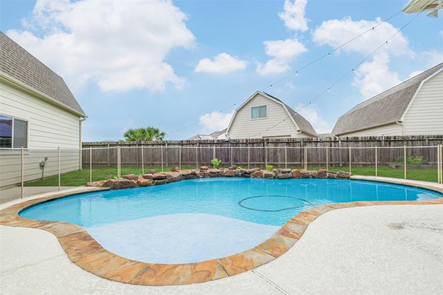 6811 Gonzales Point, Manvel, TX 77578