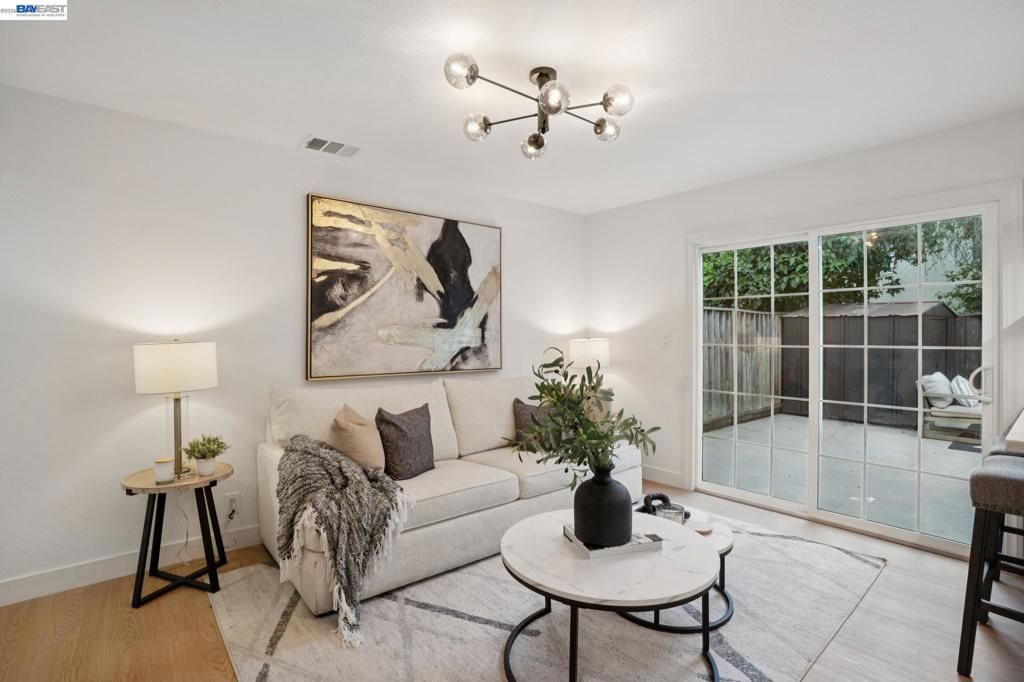 Image 13 of property listing at 19 Southlake Dr, San Jose, CA 95138