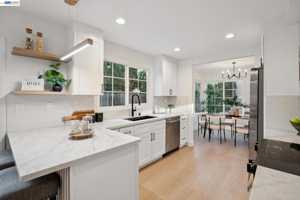 Image 14 of property listing at 19 Southlake Dr, San Jose, CA 95138