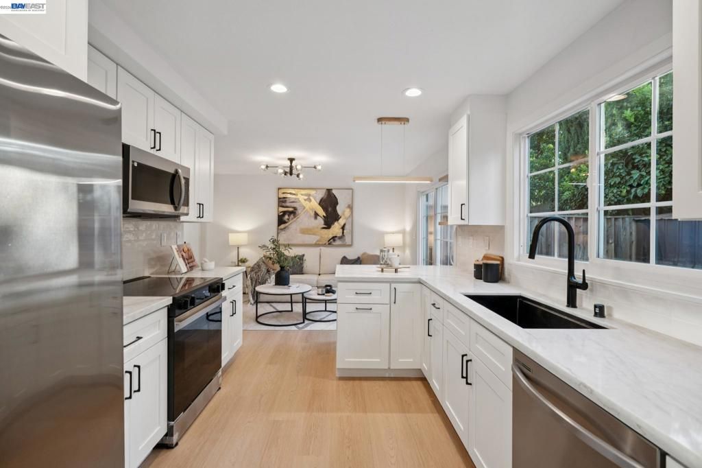 Image 15 of property listing at 19 Southlake Dr, San Jose, CA 95138