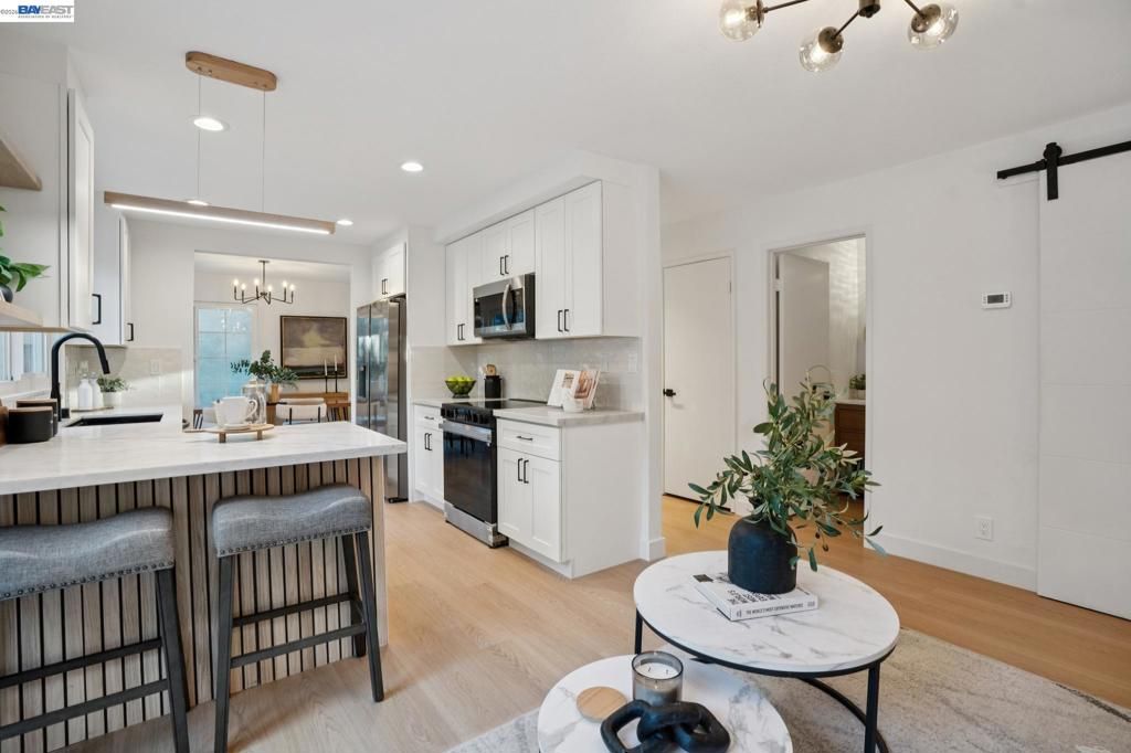 Image 17 of property listing at 19 Southlake Dr, San Jose, CA 95138