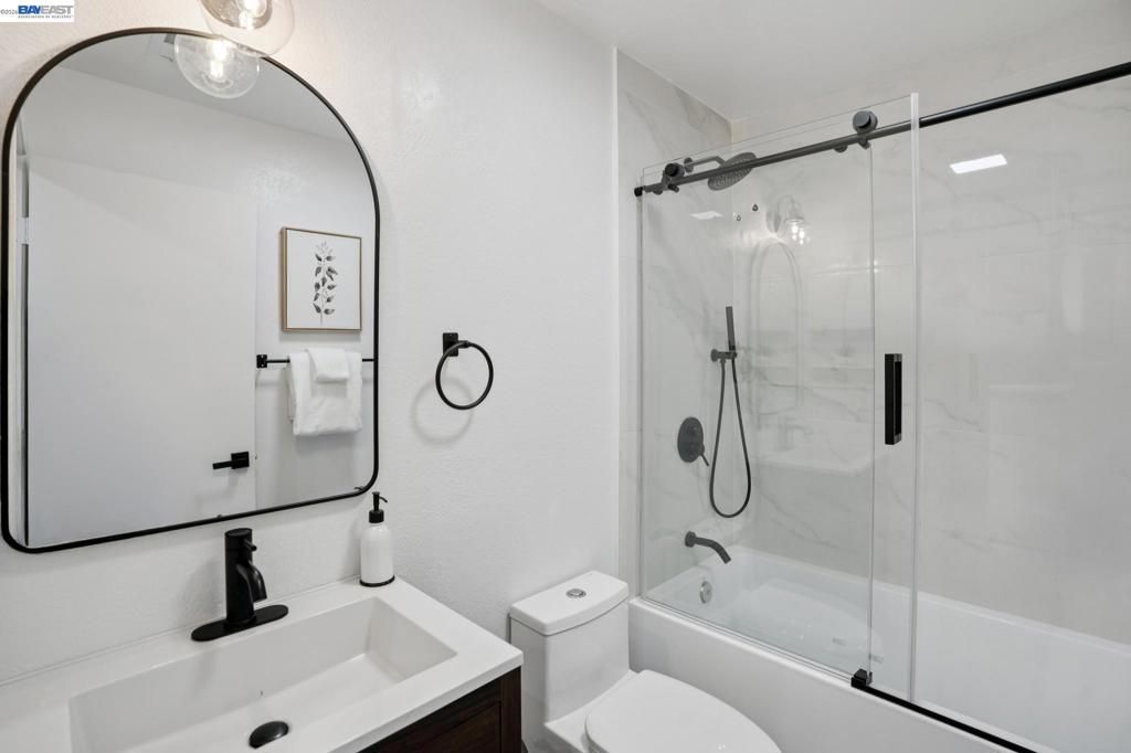 Image 32 of property listing at 19 Southlake Dr, San Jose, CA 95138