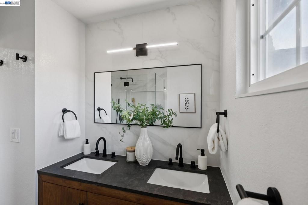 Image 36 of property listing at 19 Southlake Dr, San Jose, CA 95138
