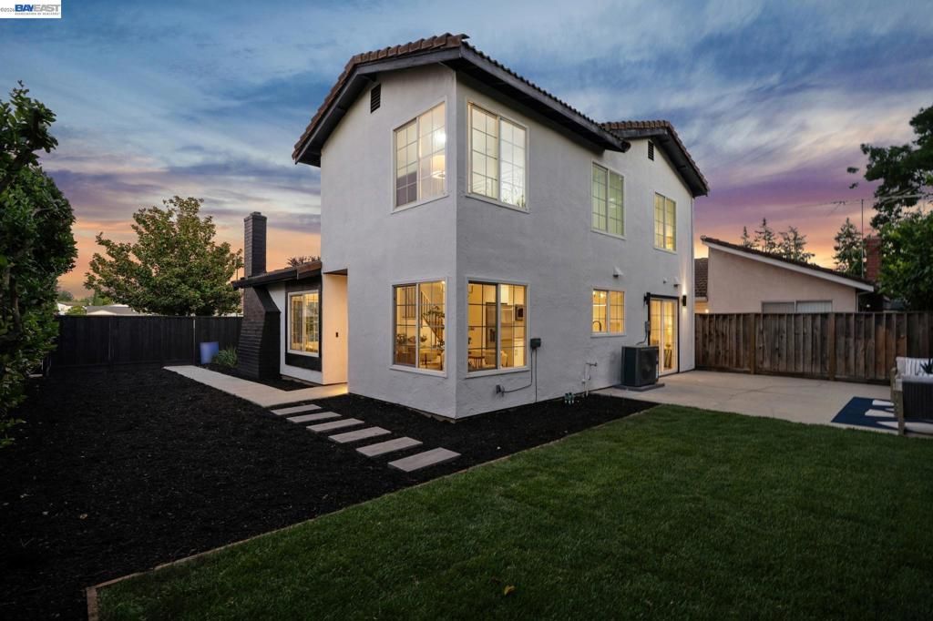 Image 40 of property listing at 19 Southlake Dr, San Jose, CA 95138