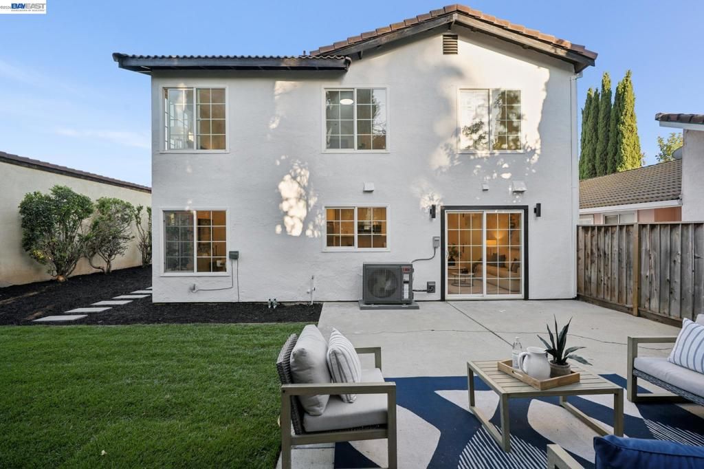 Image 44 of property listing at 19 Southlake Dr, San Jose, CA 95138