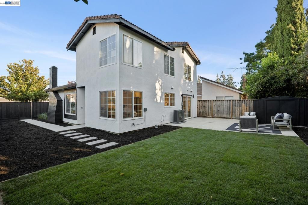 Image 45 of property listing at 19 Southlake Dr, San Jose, CA 95138