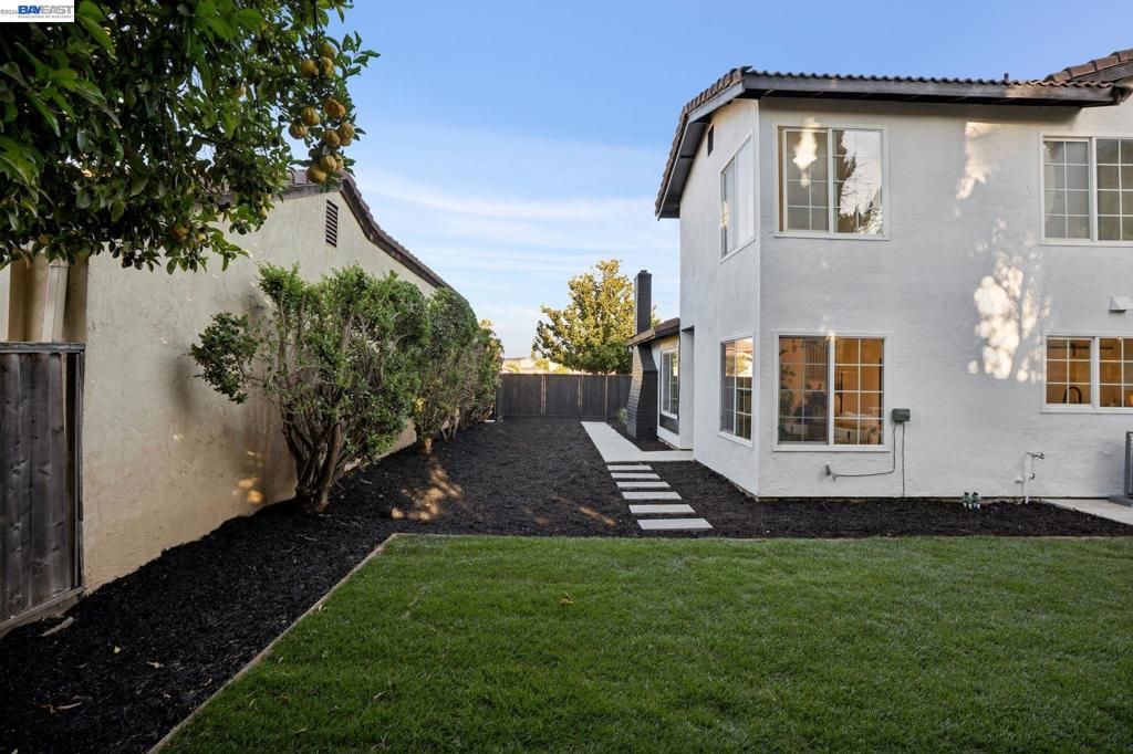 Image 47 of property listing at 19 Southlake Dr, San Jose, CA 95138