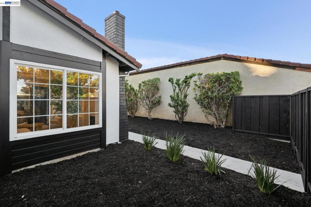 Image 51 of property listing at 19 Southlake Dr, San Jose, CA 95138