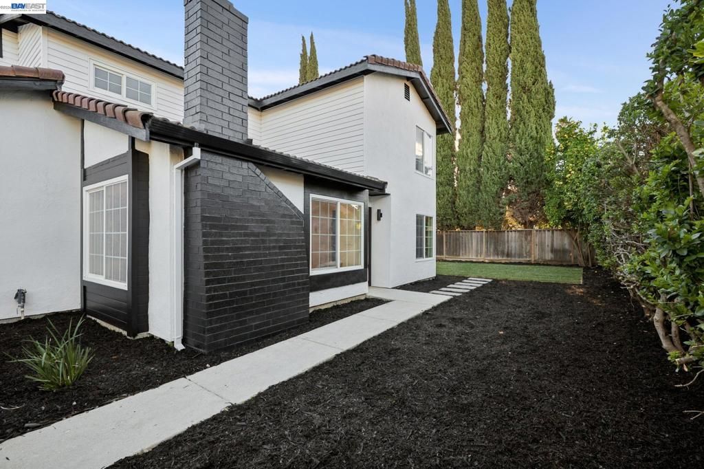 Image 52 of property listing at 19 Southlake Dr, San Jose, CA 95138