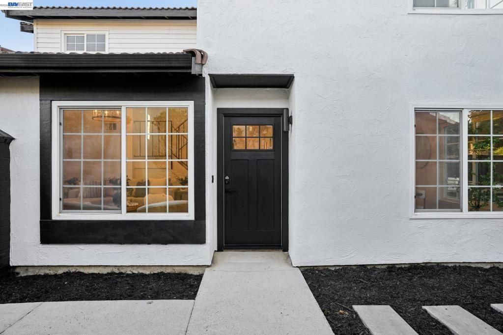 Image 53 of property listing at 19 Southlake Dr, San Jose, CA 95138