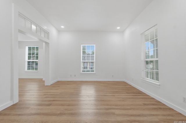 302 Topeka, San Antonio, TX 78210