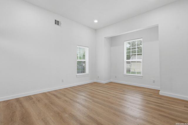 302 Topeka, San Antonio, TX 78210