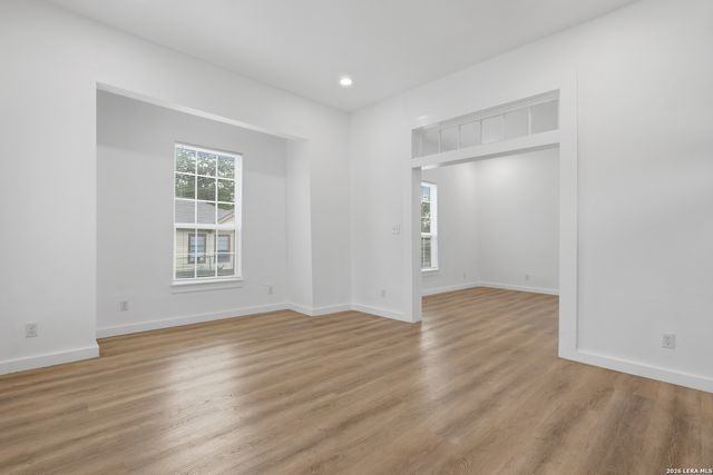 302 Topeka, San Antonio, TX 78210