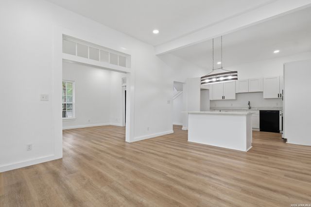 302 Topeka, San Antonio, TX 78210
