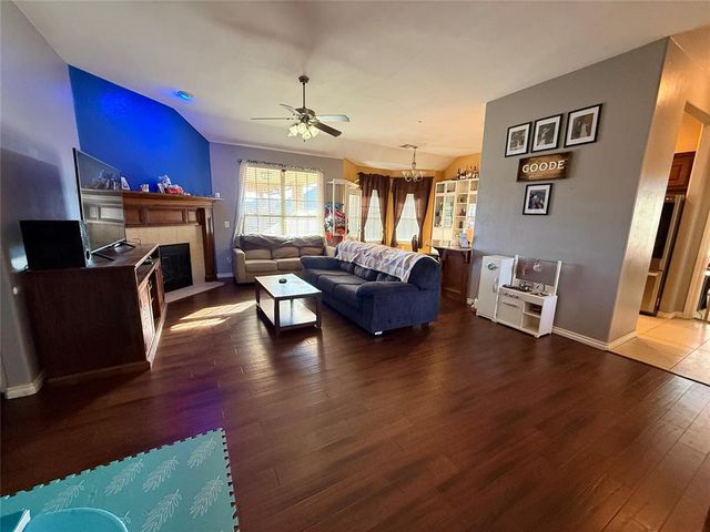 616 Woods Way, Moore, OK 73160