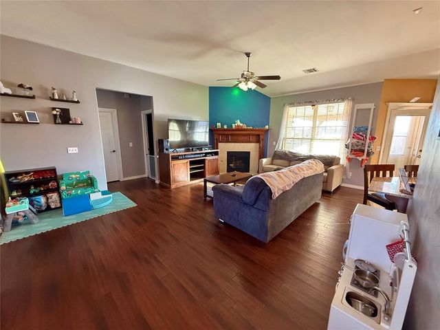 616 Woods Way, Moore, OK 73160