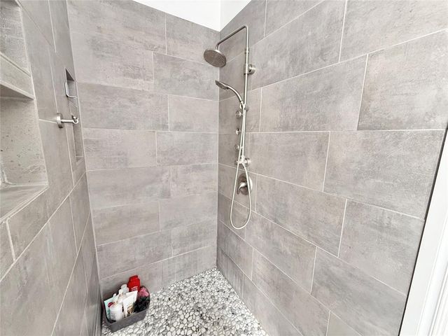 616 Woods Way, Moore, OK 73160