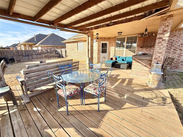 616 Woods Way, Moore, OK 73160