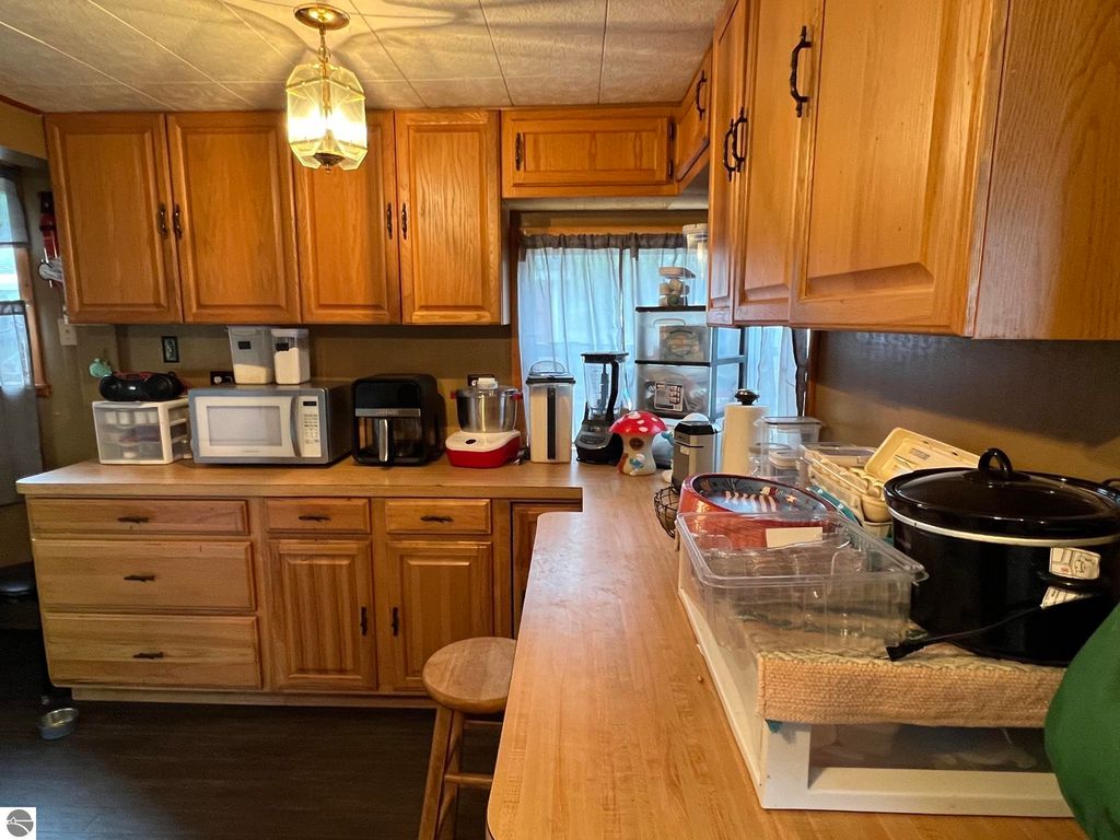 Image 14 of property listing at 158 Moyer Avenue, Alma, MI 48801