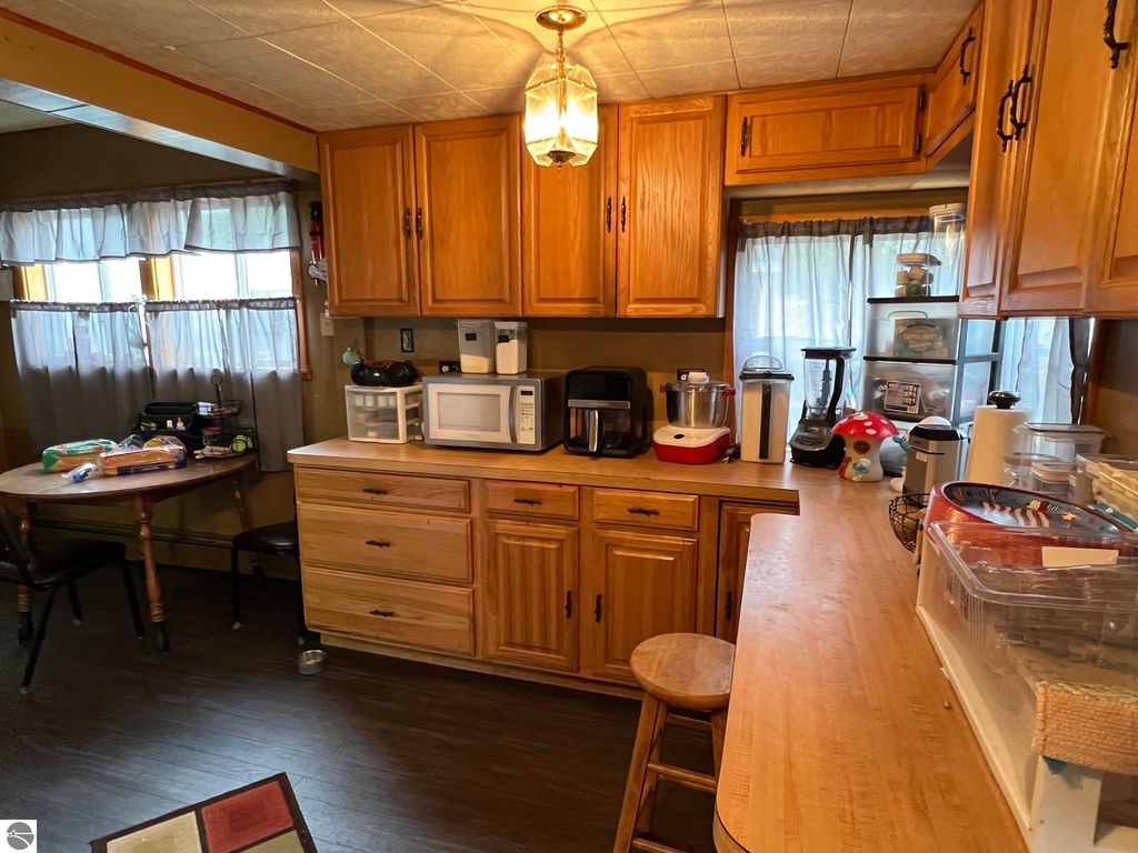 Image 15 of property listing at 158 Moyer Avenue, Alma, MI 48801