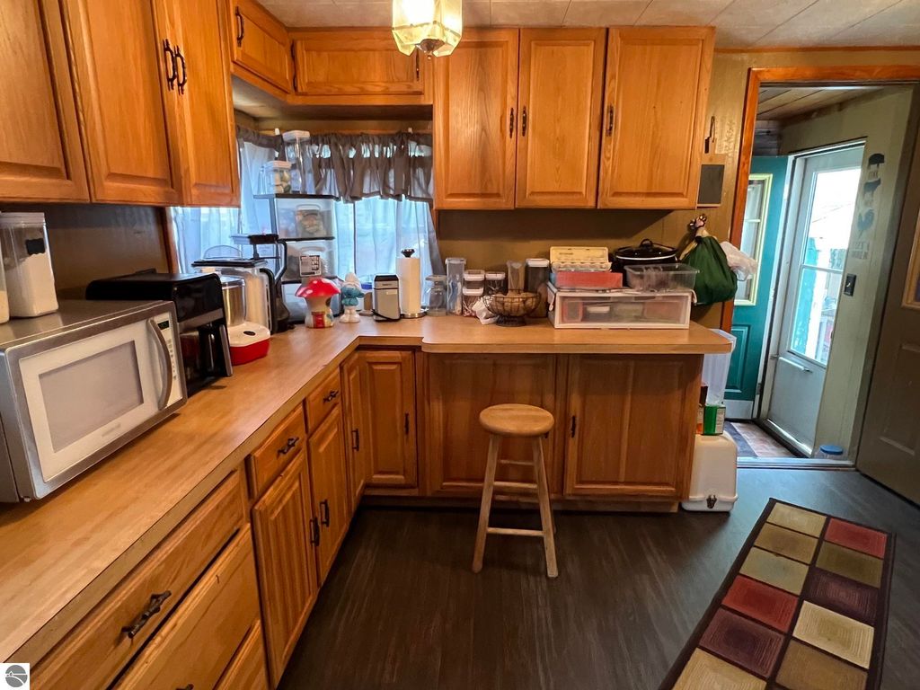 Image 16 of property listing at 158 Moyer Avenue, Alma, MI 48801