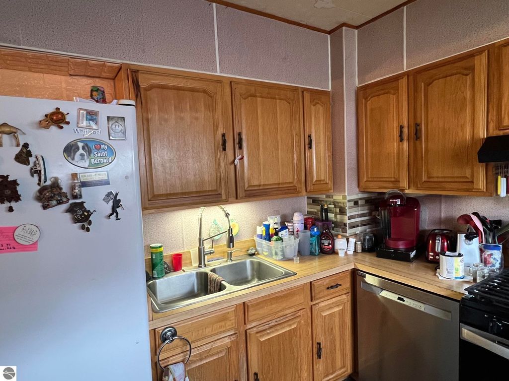 Image 18 of property listing at 158 Moyer Avenue, Alma, MI 48801