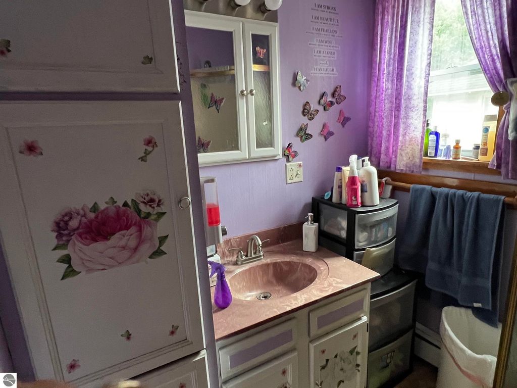 Image 26 of property listing at 158 Moyer Avenue, Alma, MI 48801