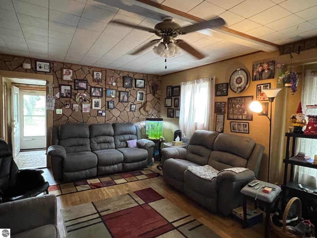 Image 8 of property listing at 158 Moyer Avenue, Alma, MI 48801