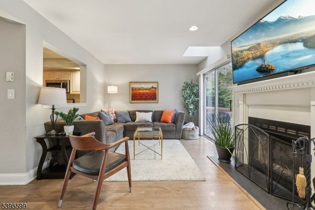 44 Averell Dr, Parsippany-troy Hills Twp., NJ 07950