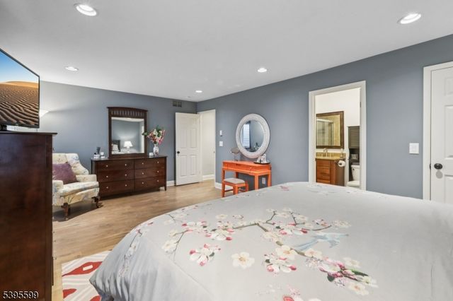 44 Averell Dr, Parsippany-troy Hills Twp., NJ 07950