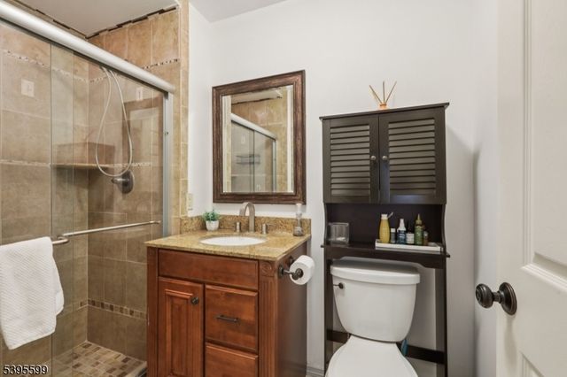 44 Averell Dr, Parsippany-troy Hills Twp., NJ 07950