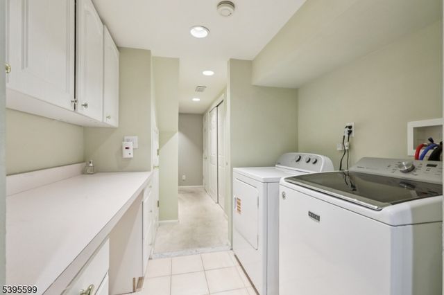 44 Averell Dr, Parsippany-troy Hills Twp., NJ 07950