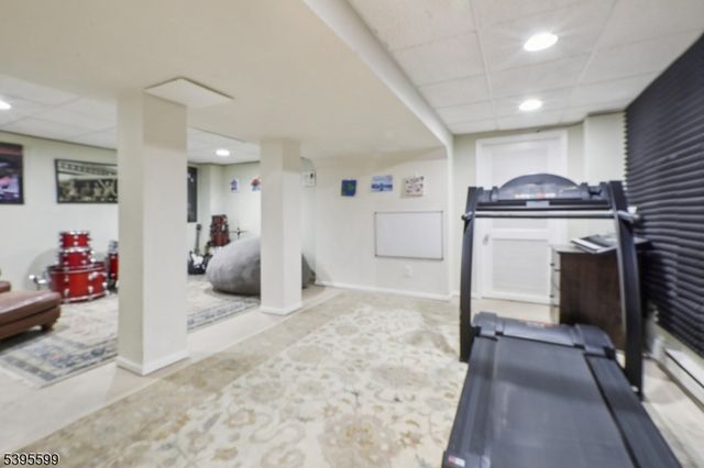 44 Averell Dr, Parsippany-troy Hills Twp., NJ 07950