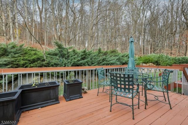 44 Averell Dr, Parsippany-troy Hills Twp., NJ 07950